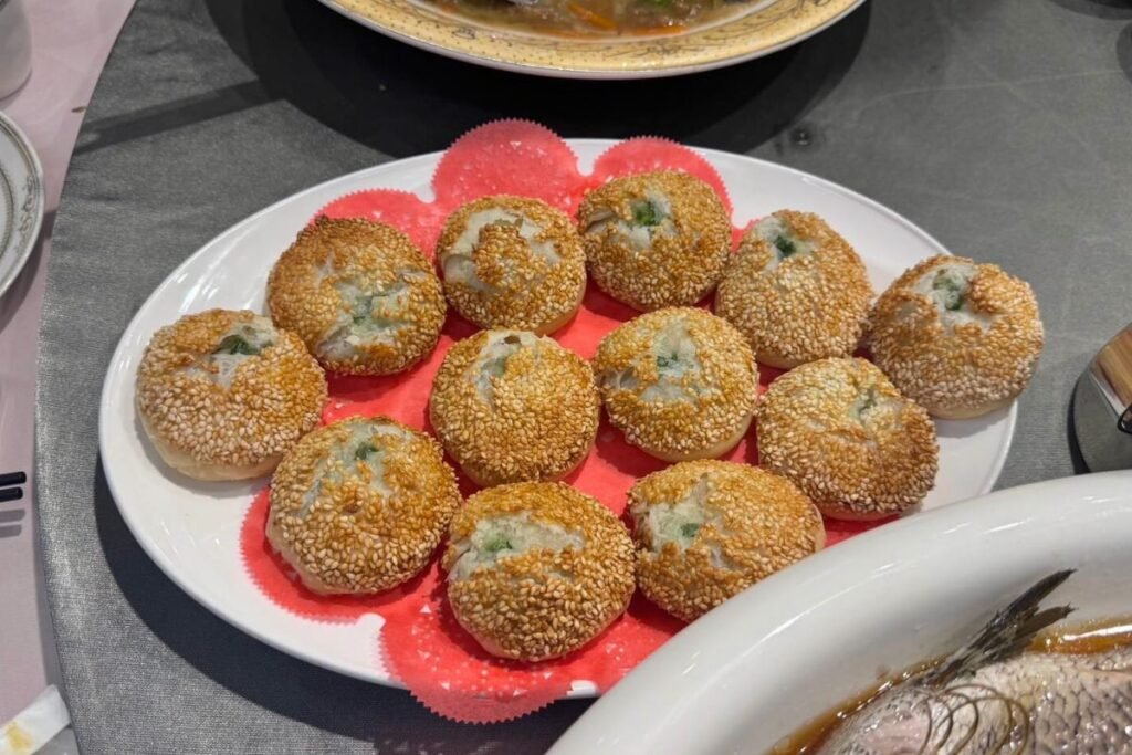 甄饌私廚酒館爐烤美味鹹酥餅特寫。