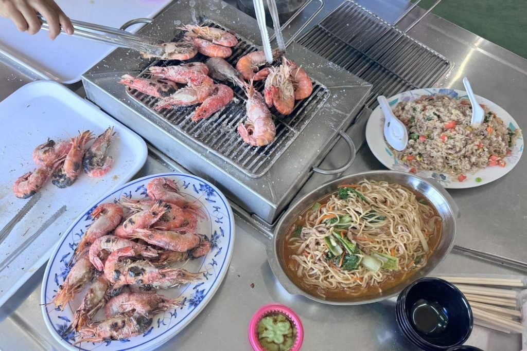 來來釣蝦場泰國蝦燒烤-現釣蝦現場烤蝦體驗