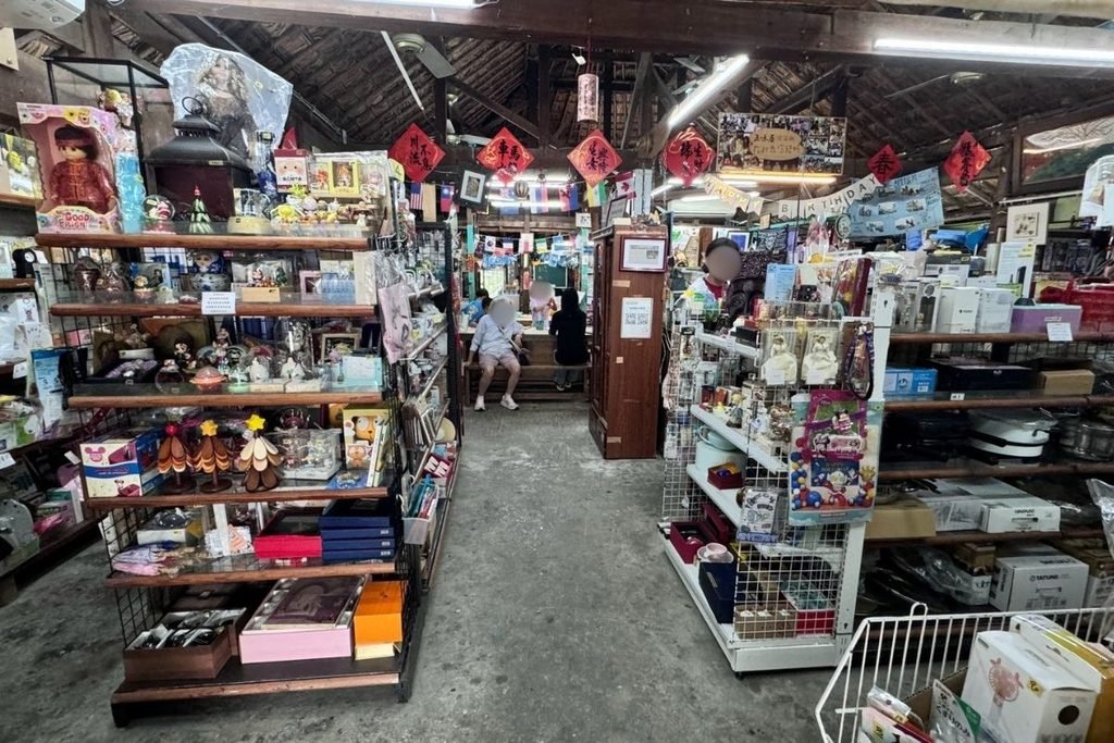 五味屋+公益二手商店室內空間+生活用品與陪伴座位