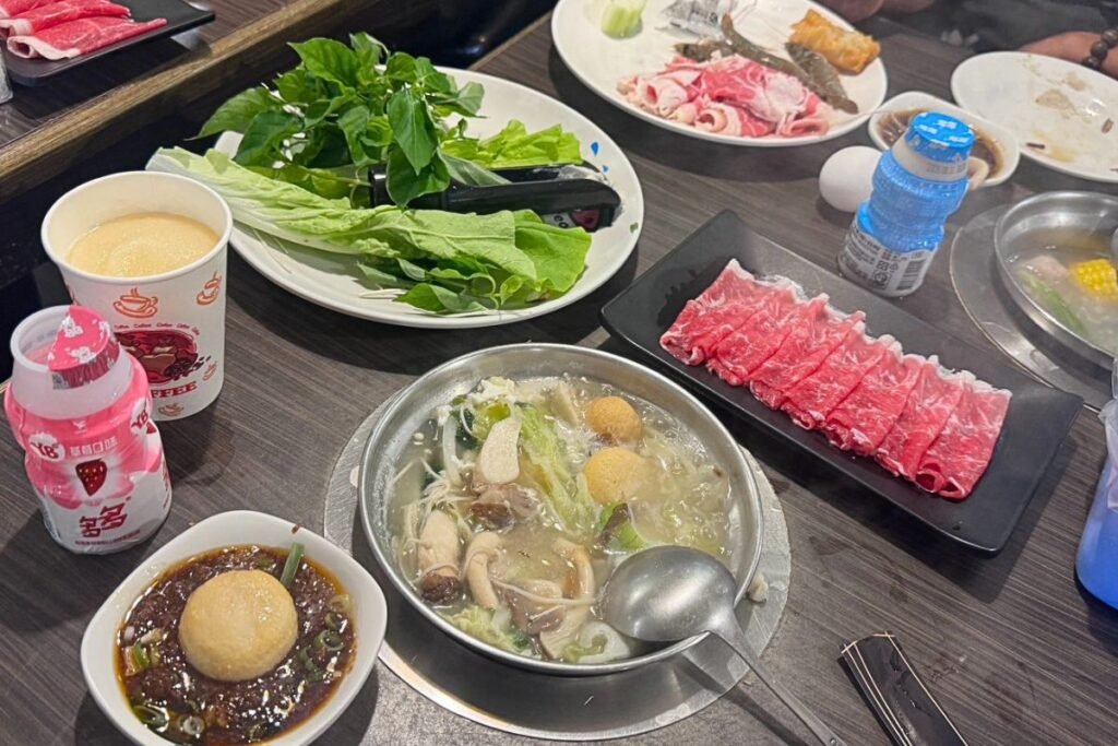 鮮友火鍋餐點大集合與滿足的用餐體驗