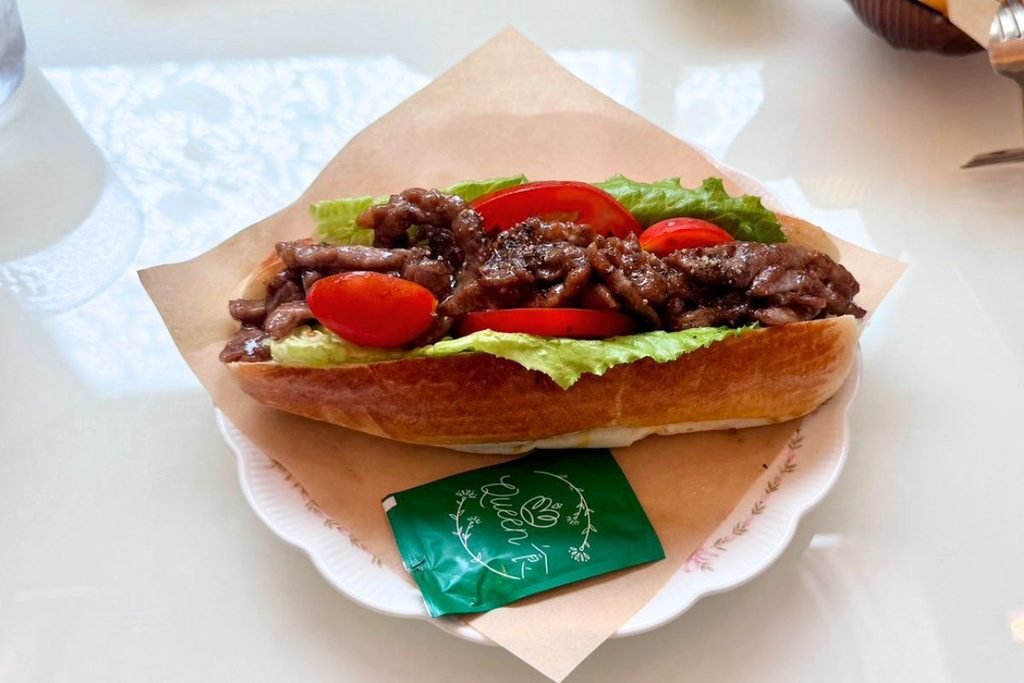 Queen'食醬香牛柳長堡使用紐西蘭牛肉